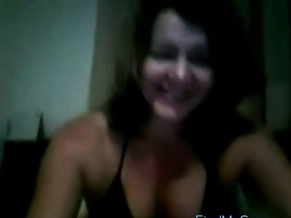 Horny brazilian chick on webcam